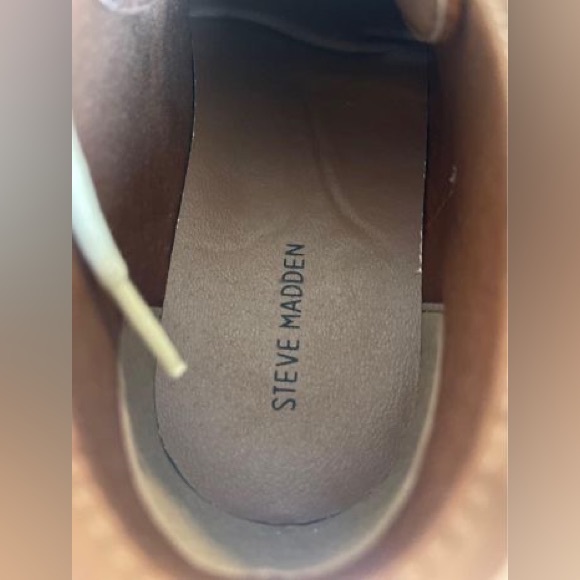NEW IN BOX Steve Madden Brown Faux Leather youth Boots - Picture 4 of 5
